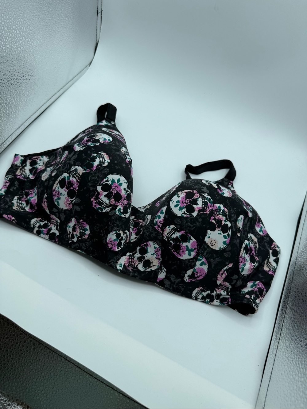 Torrid Curve Women’s Skull Wireless Back Closure Bra 40DD. SP-93